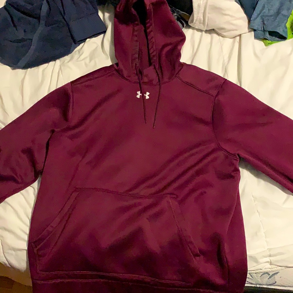 Underarmer dark red sweater